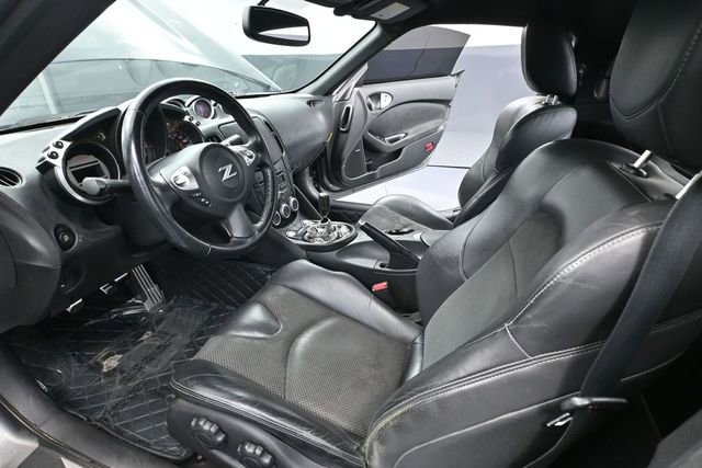 Used 2009 Nissan 370Z Touring RWD image 21