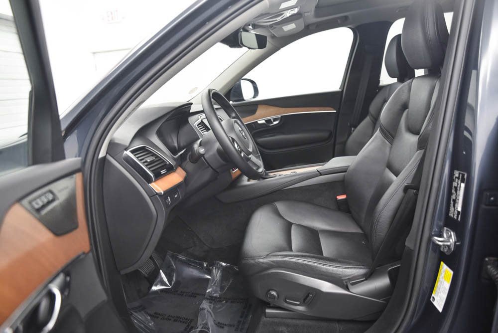 Used 2022 Volvo XC90 T6 Momentum w/ Advanced Package image 10