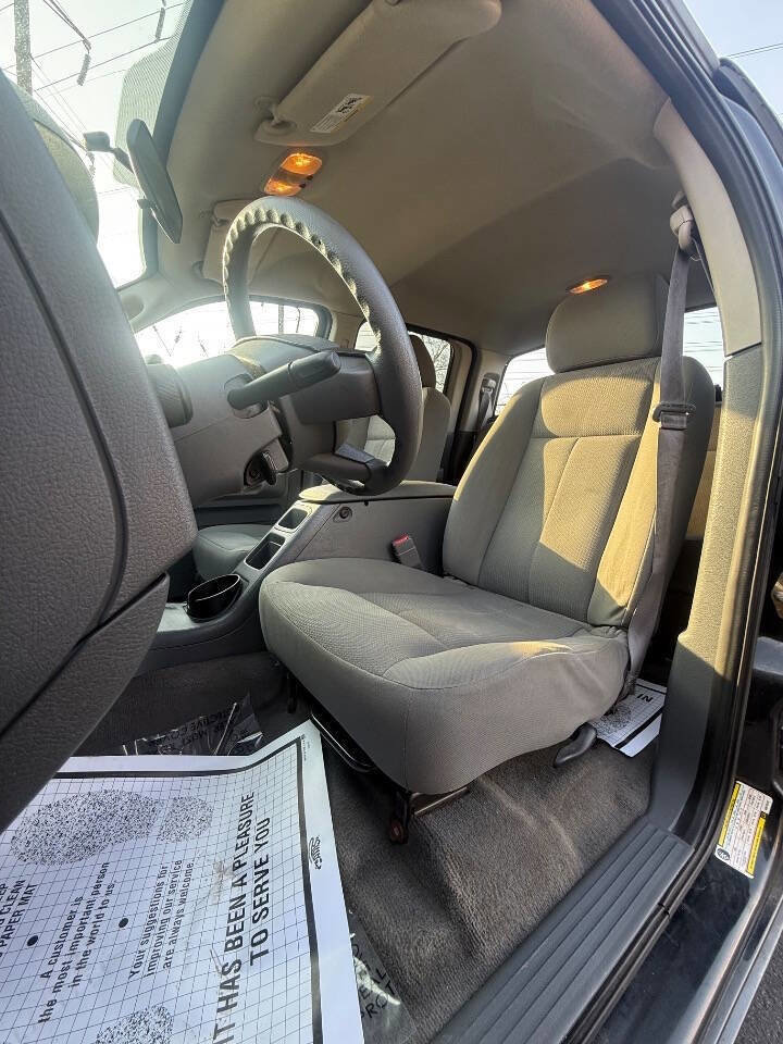 Used 2006 Dodge Dakota SLT w/ Sport Appearance Group AWD/4WD image 12