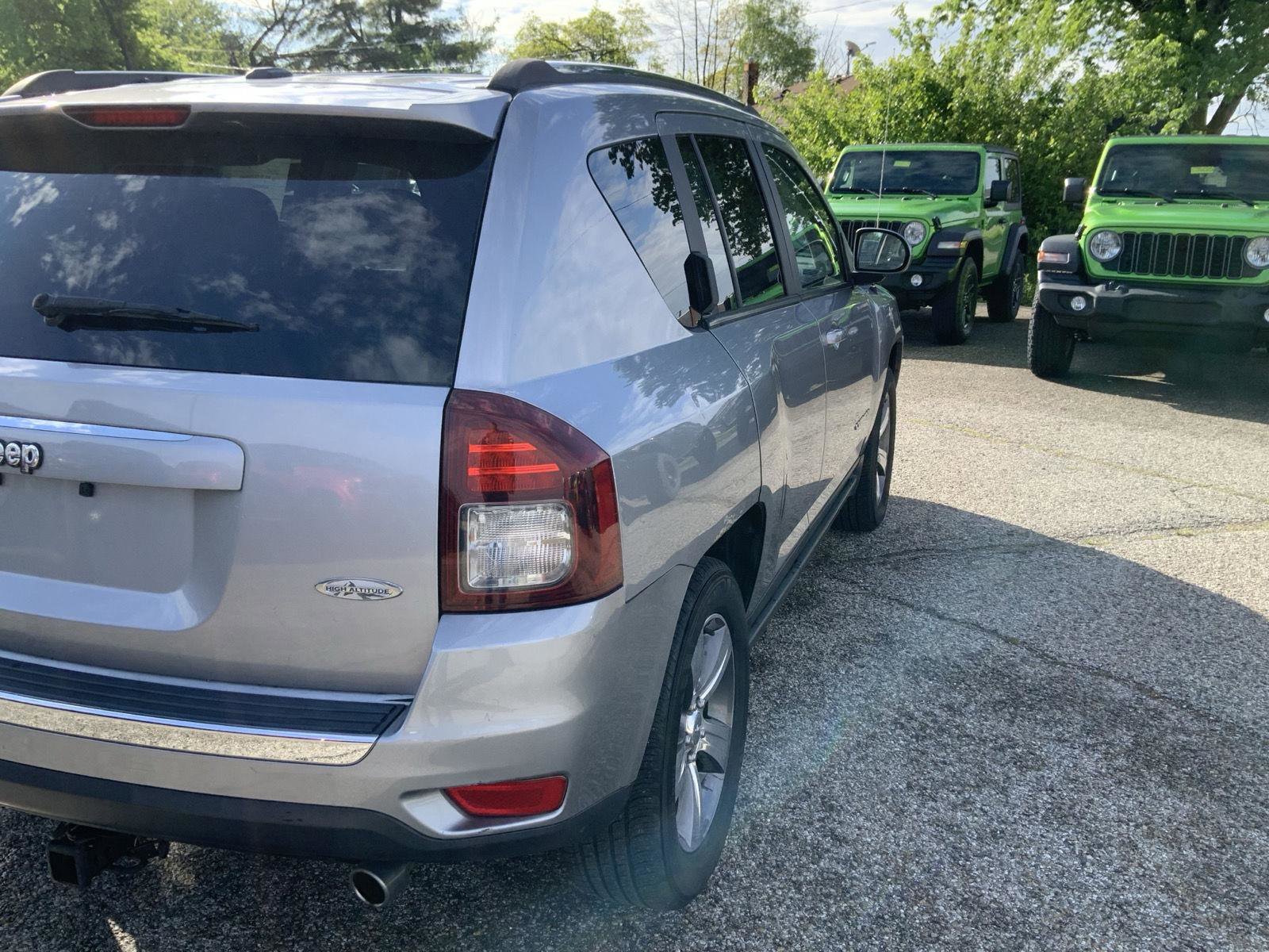 Used 2017 Jeep Compass High Altitude AWD/4WD image 13