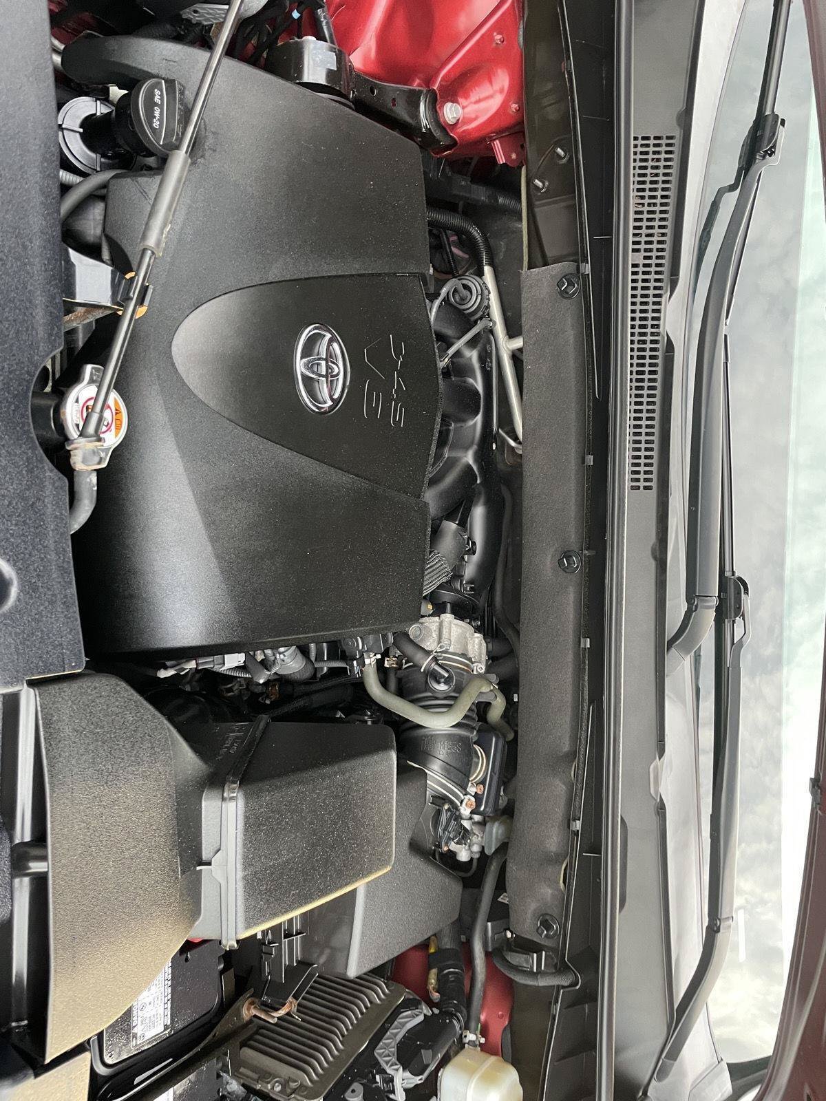 Used 2018 Toyota Highlander XLE AWD/4WD image 14
