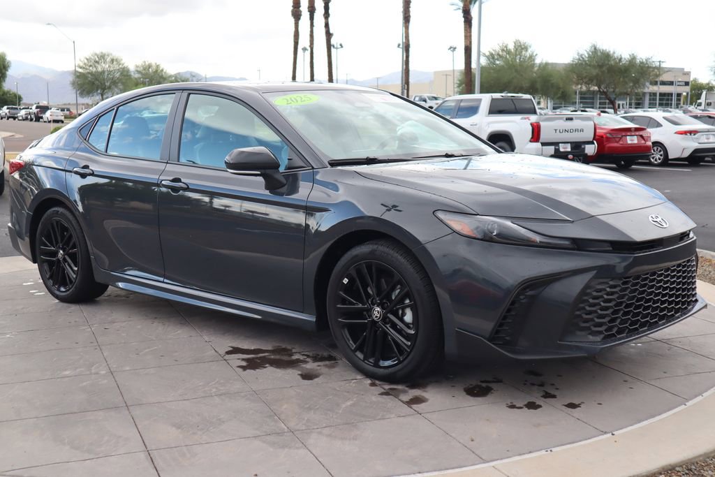 Certified 2025 Toyota Camry SE image 3