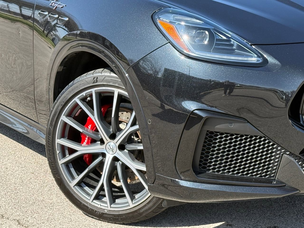 Certified 2023 Maserati Grecale Trofeo image 2