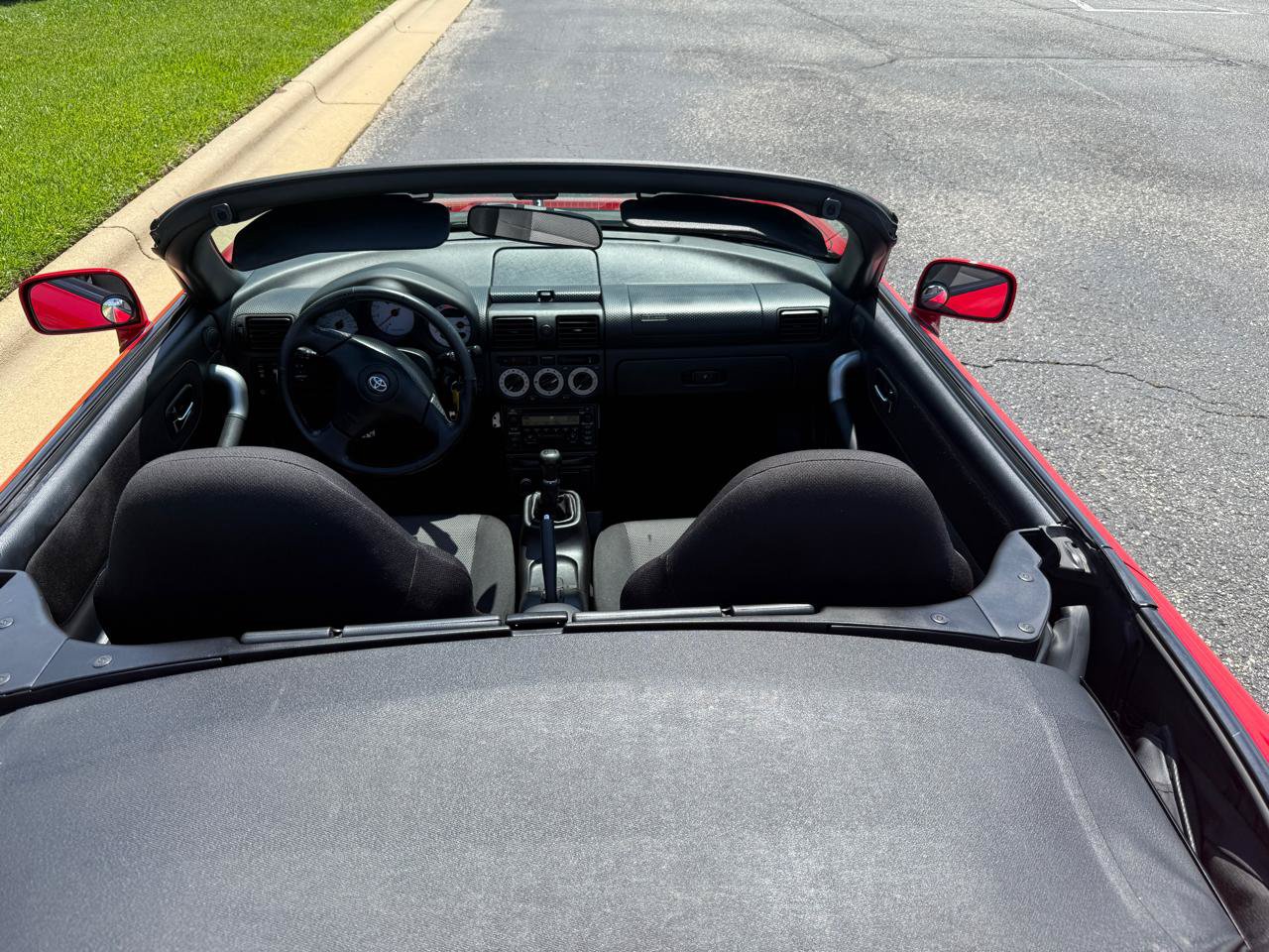 Used 2002 Toyota MR2 RWD image 21