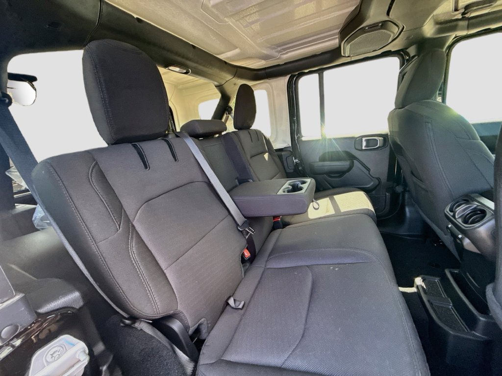 Certified 2023 Jeep Wrangler Unlimited w/ Cold Weather Group AWD/4WD image 31