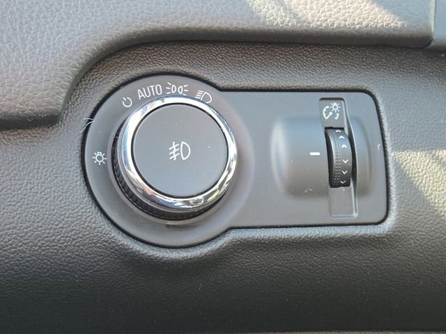Used 2015 Buick Regal image 11