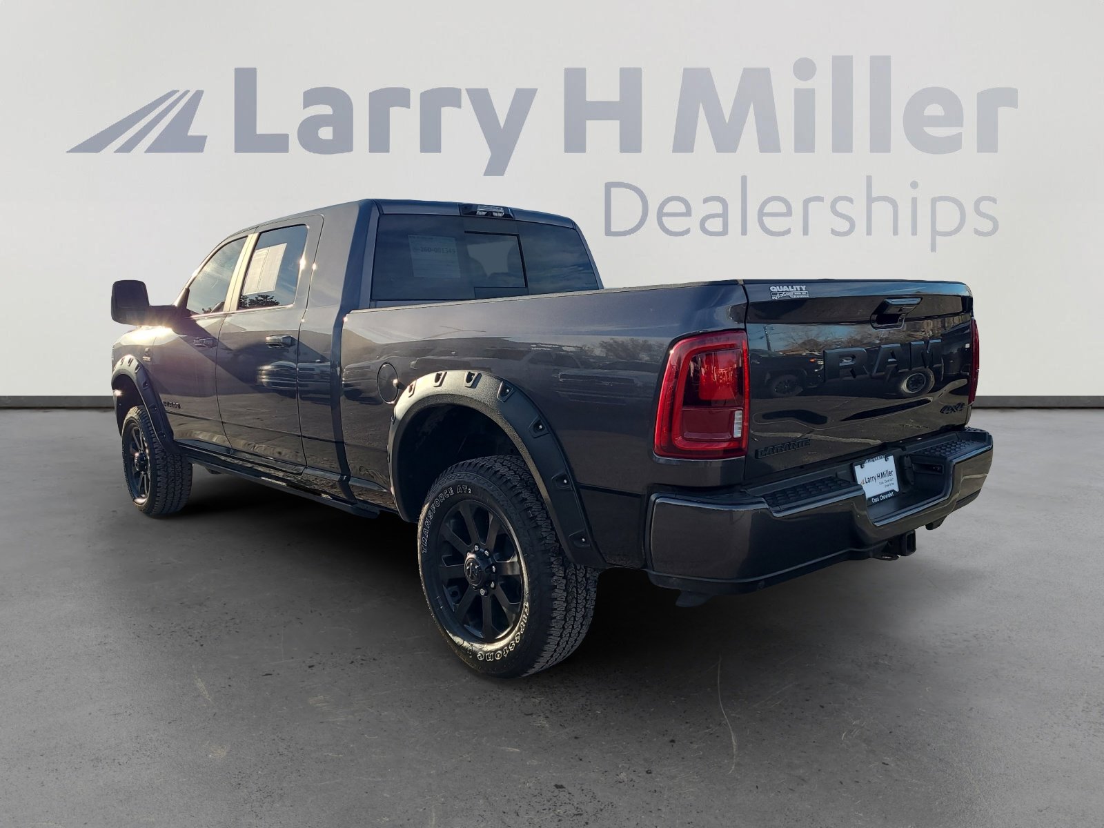 Used 2025 RAM 3500 Laramie image 3