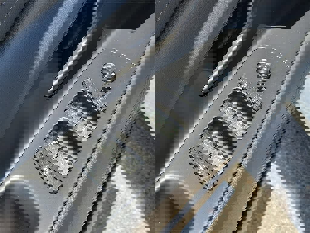 New 2025 Hyundai Elantra SEL image 15