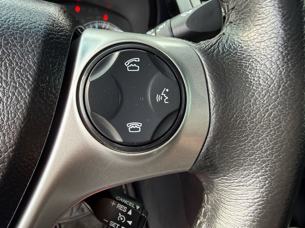 Used 2013 Toyota Camry SE w/ Leather Pkg FWD image 31