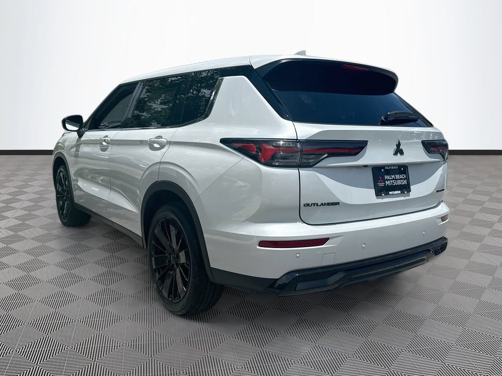 New 2026 Mitsubishi Outlander LE FWD image 7