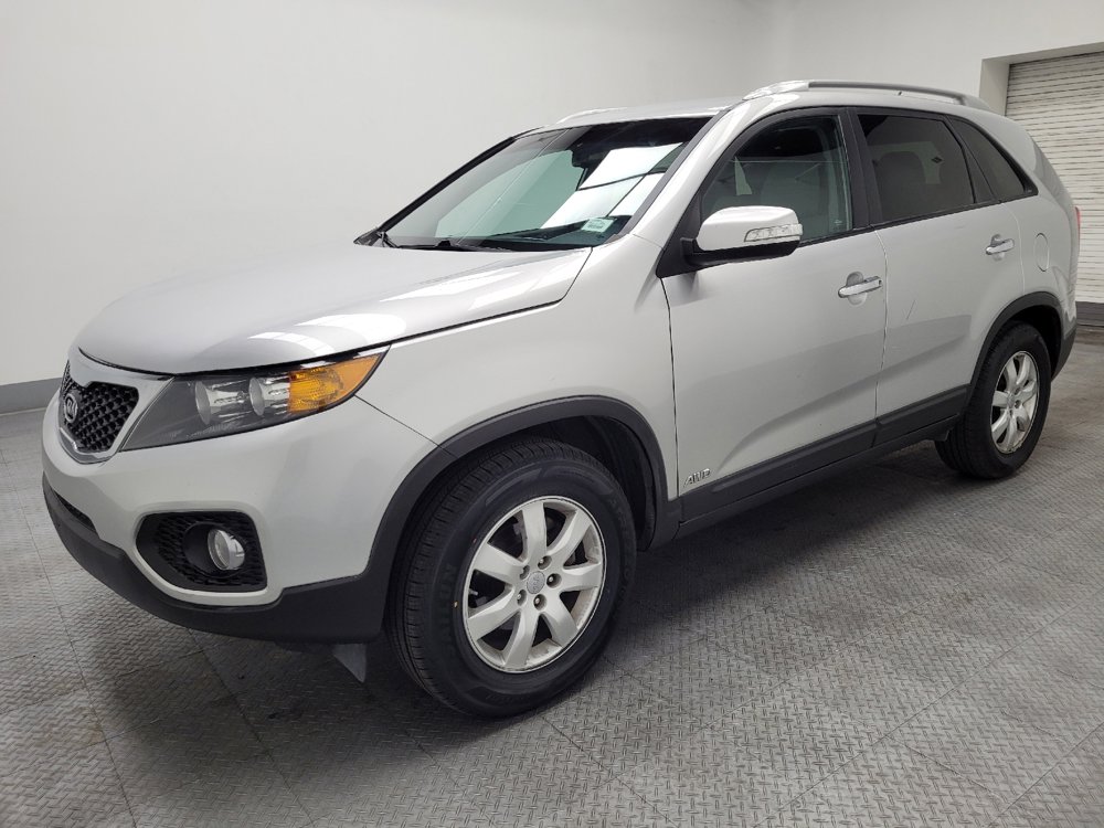 Used 2013 Kia Sorento LX w/ Convenience Pkg image 2