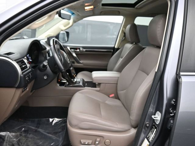 Used 2023 Lexus GX 460 Premium w/ Premium Package image 19