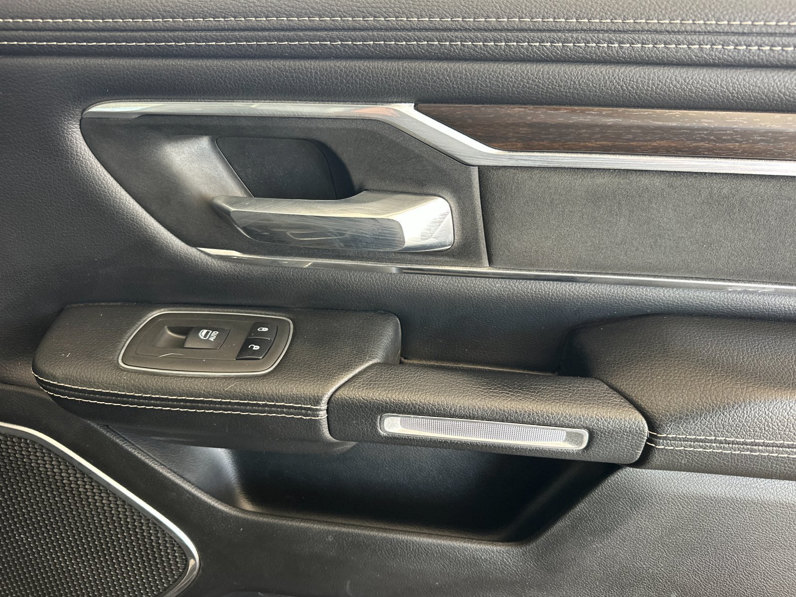 Used 2022 RAM 1500 Laramie RWD image 18