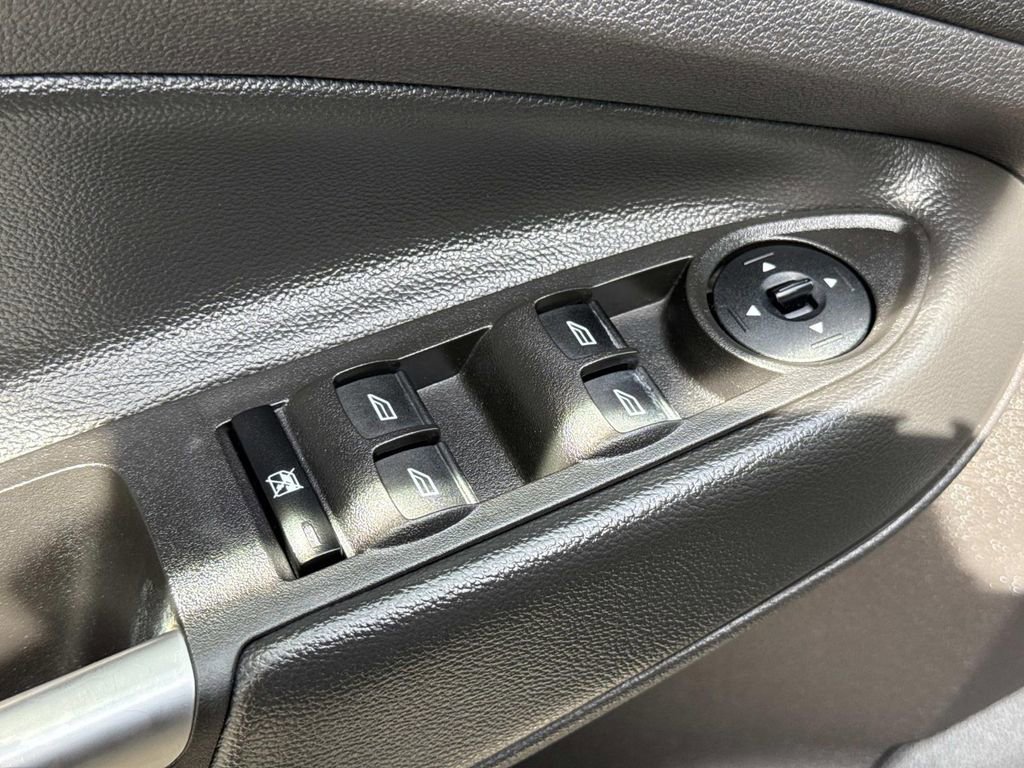 Used 2015 Ford Escape SE w/ Equipment Group 201A FWD image 23