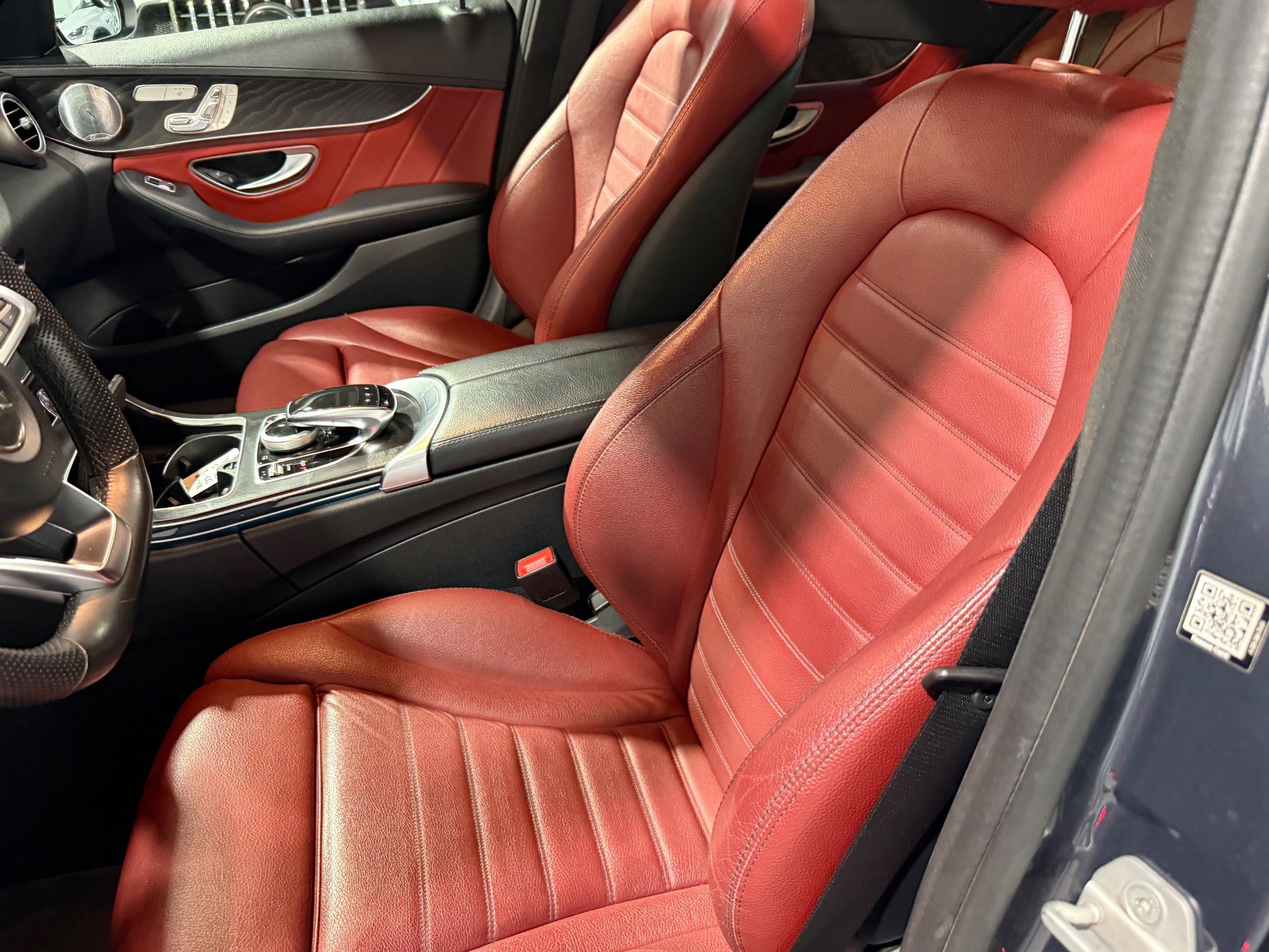 Used 2015 Mercedes-Benz C 400 4MATIC image 25