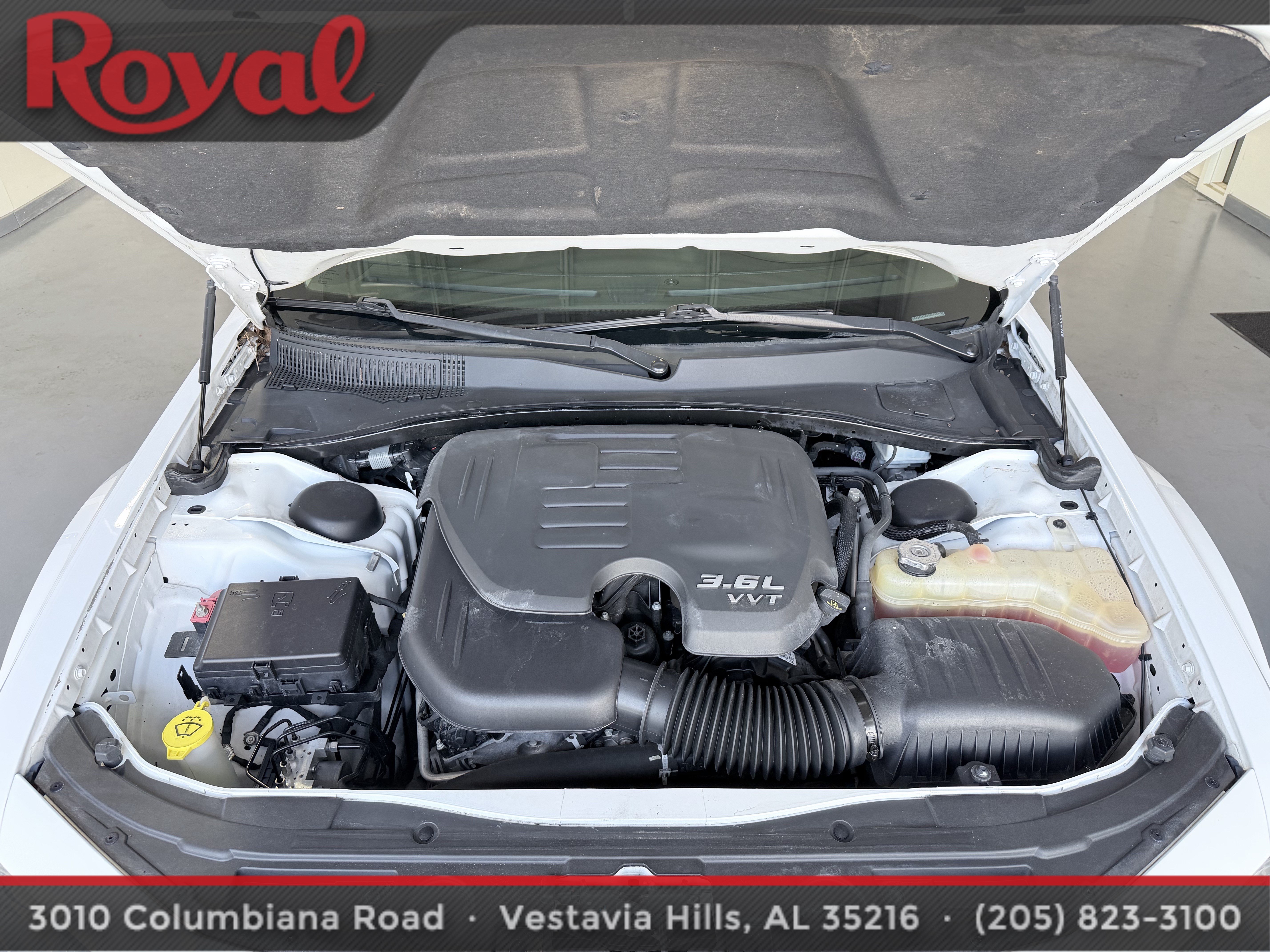 Used 2017 Chrysler 300 Limited w/ Driver Convenience Group RWD image 7