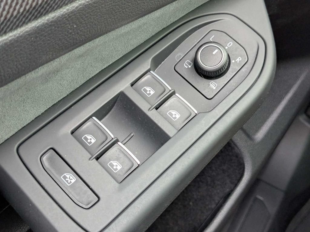 Used 2026 Volkswagen Golf w/ Euro Style Package AWD/4WD image 28