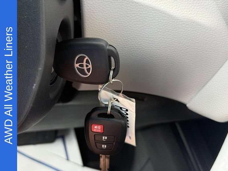 Used 2026 Toyota Corolla Cross L AWD/4WD image 30