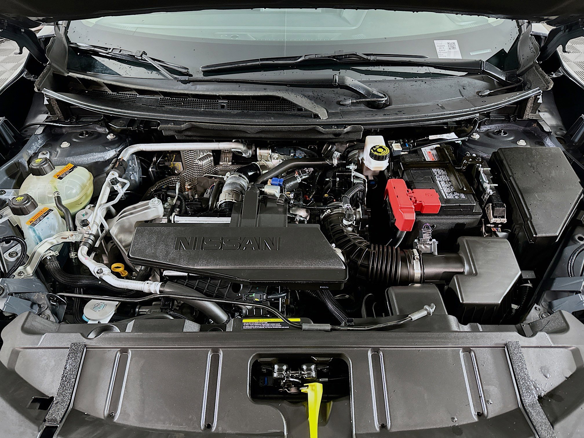 Used 2025 Nissan Rogue S image 32