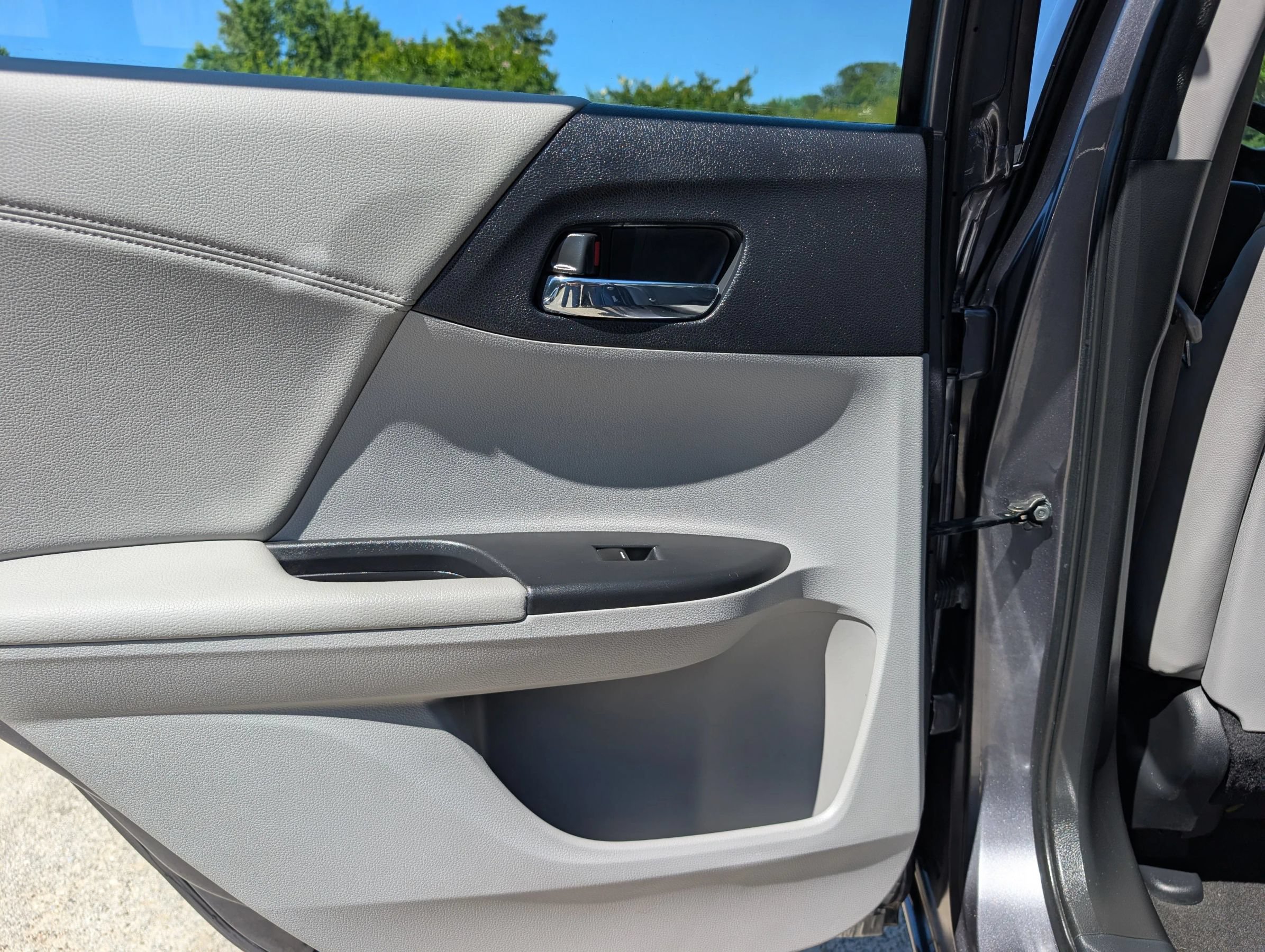 Used 2013 Honda Accord EX-L image 25