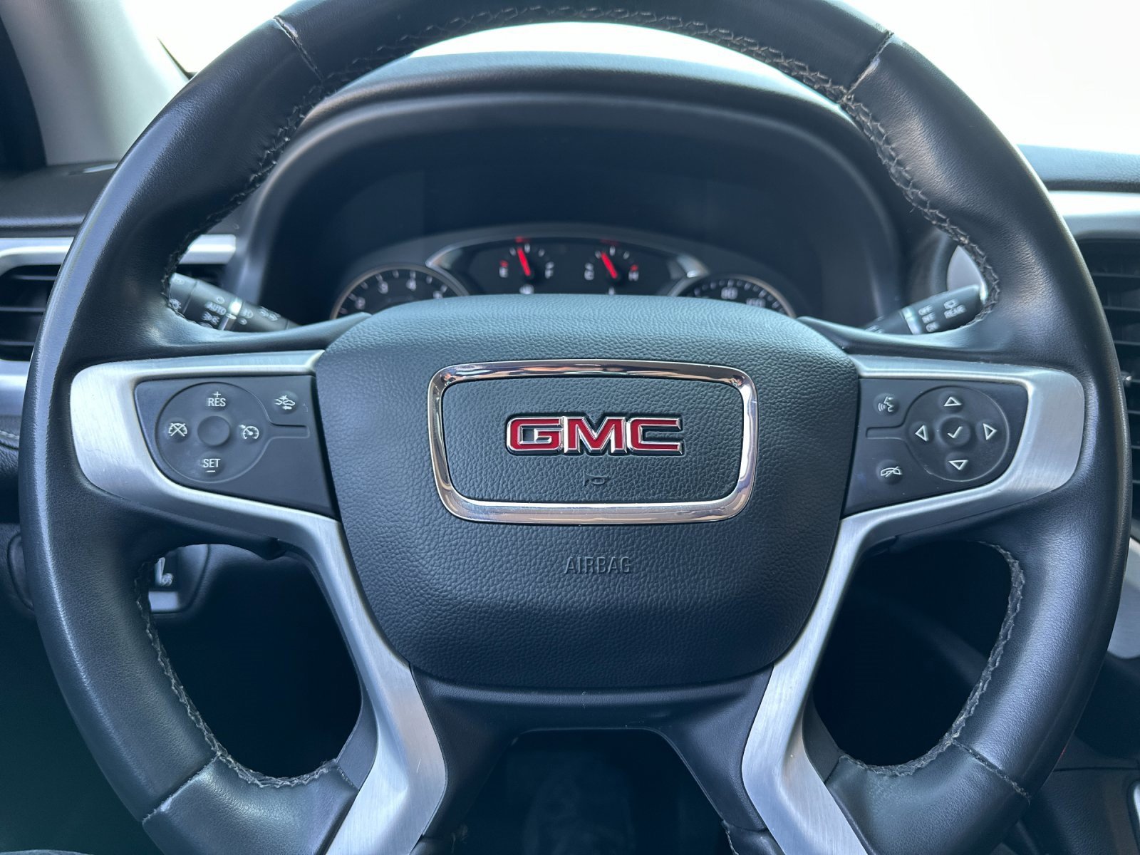 Used 2023 GMC Acadia SLT image 23