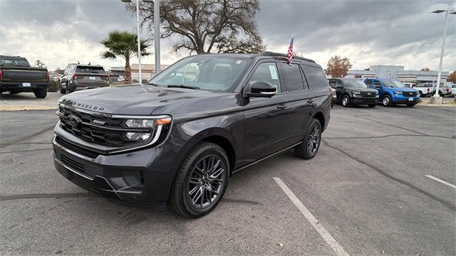 New 2025 Ford Expedition Platinum w/ Stealth Performance Package image 7