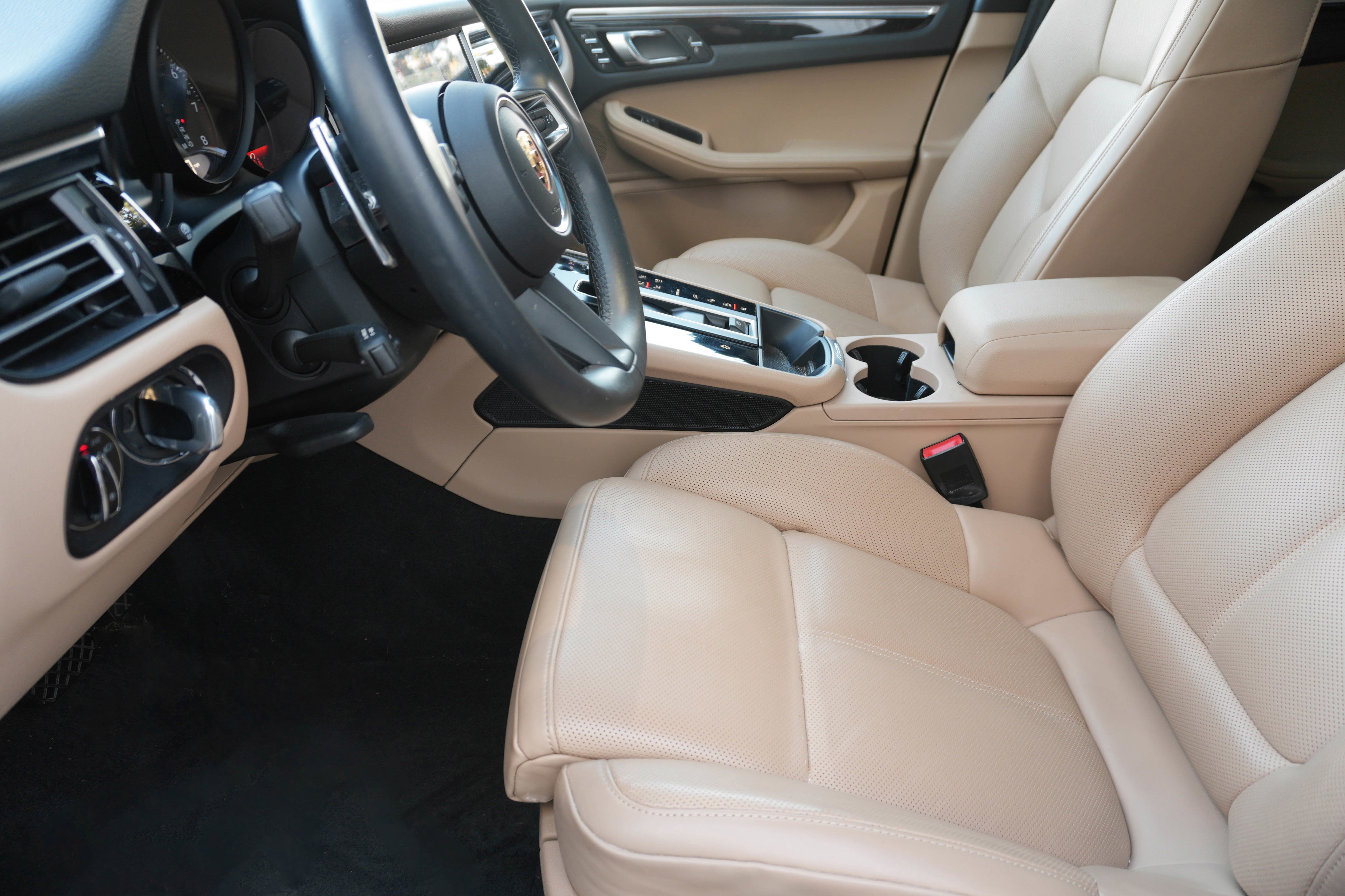 Used 2024 Porsche Macan image 12