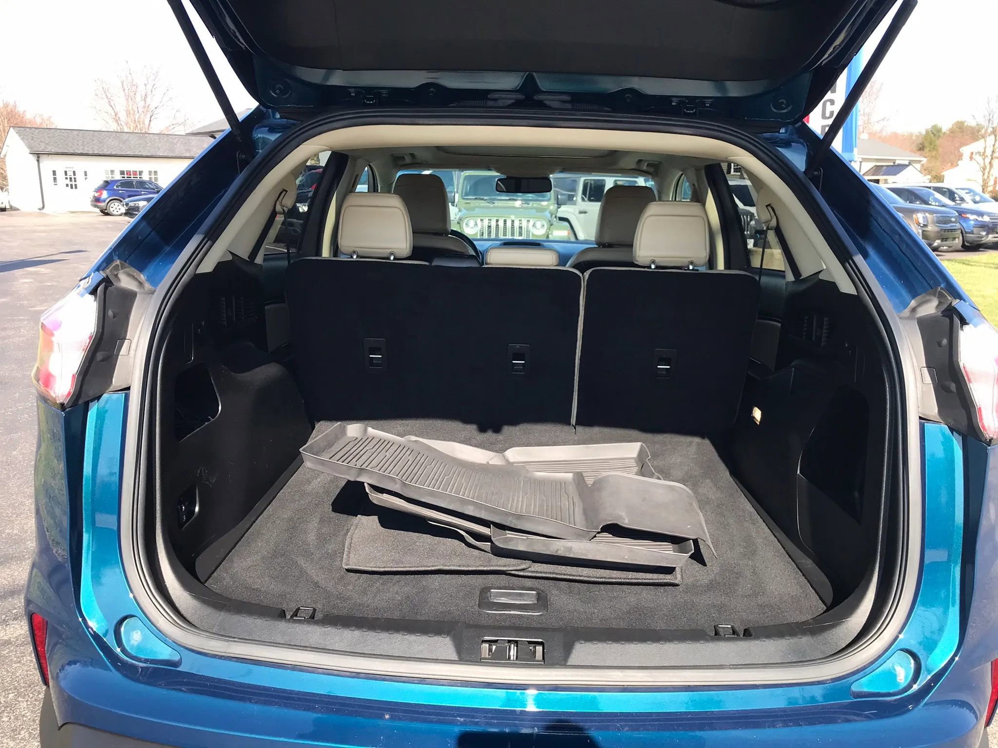 Used 2020 Ford Edge SEL w/ Cold Weather Package image 42