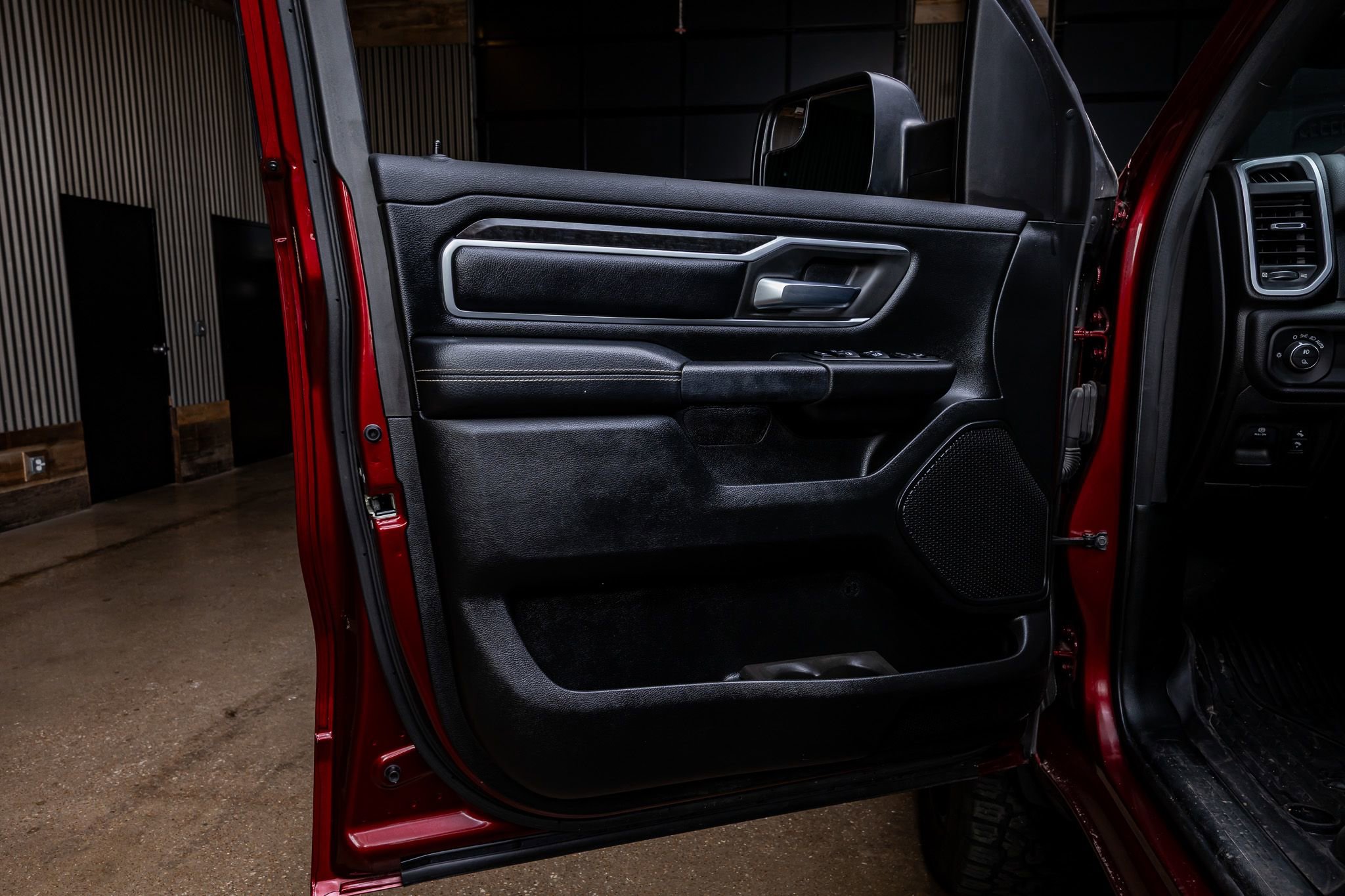 Used 2021 RAM 1500 Lone Star image 32