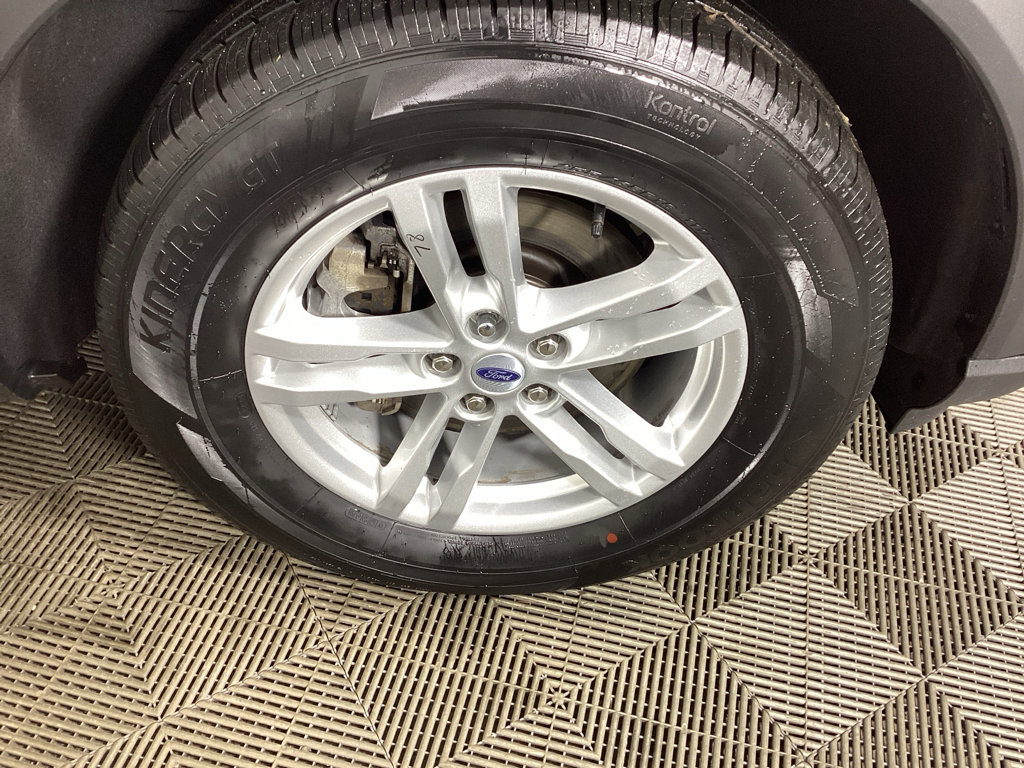 Used 2023 Ford Explorer XLT image 7