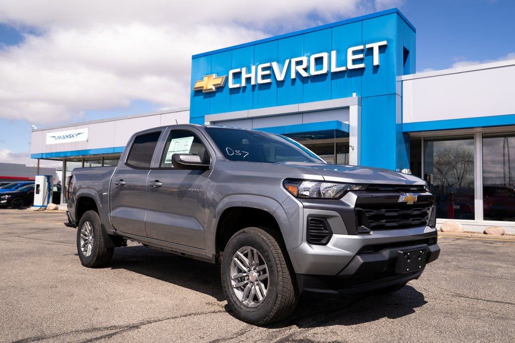 New 2025 Chevrolet Colorado LT image 1