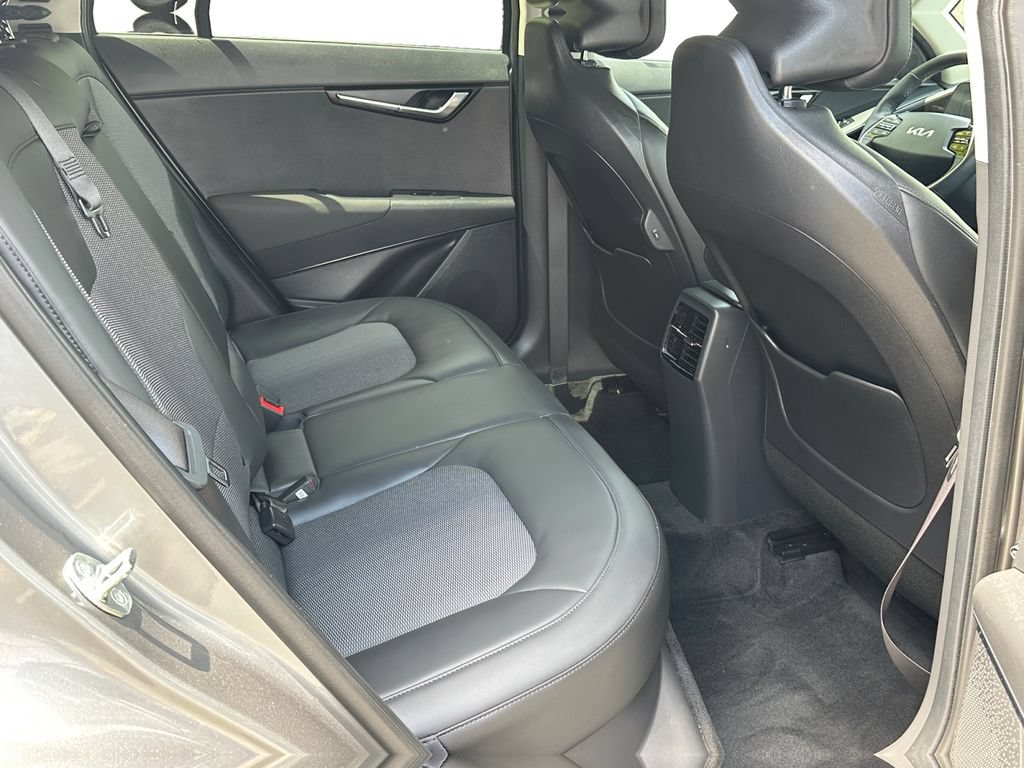 Certified 2023 Kia Niro EX w/ EX Cold Weather Package FWD image 10