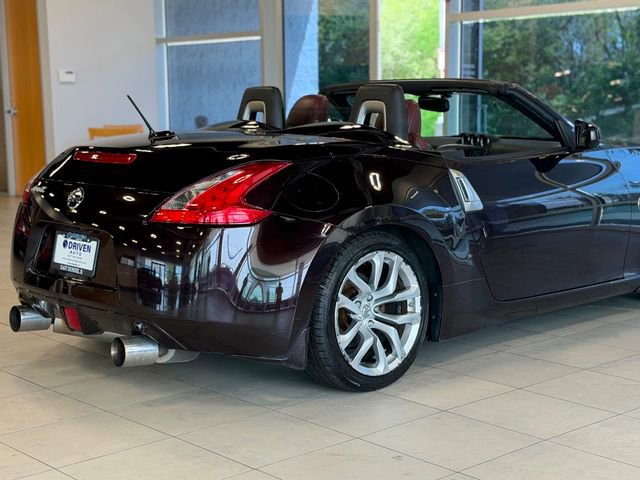 Used 2014 Nissan 370Z Touring RWD image 12