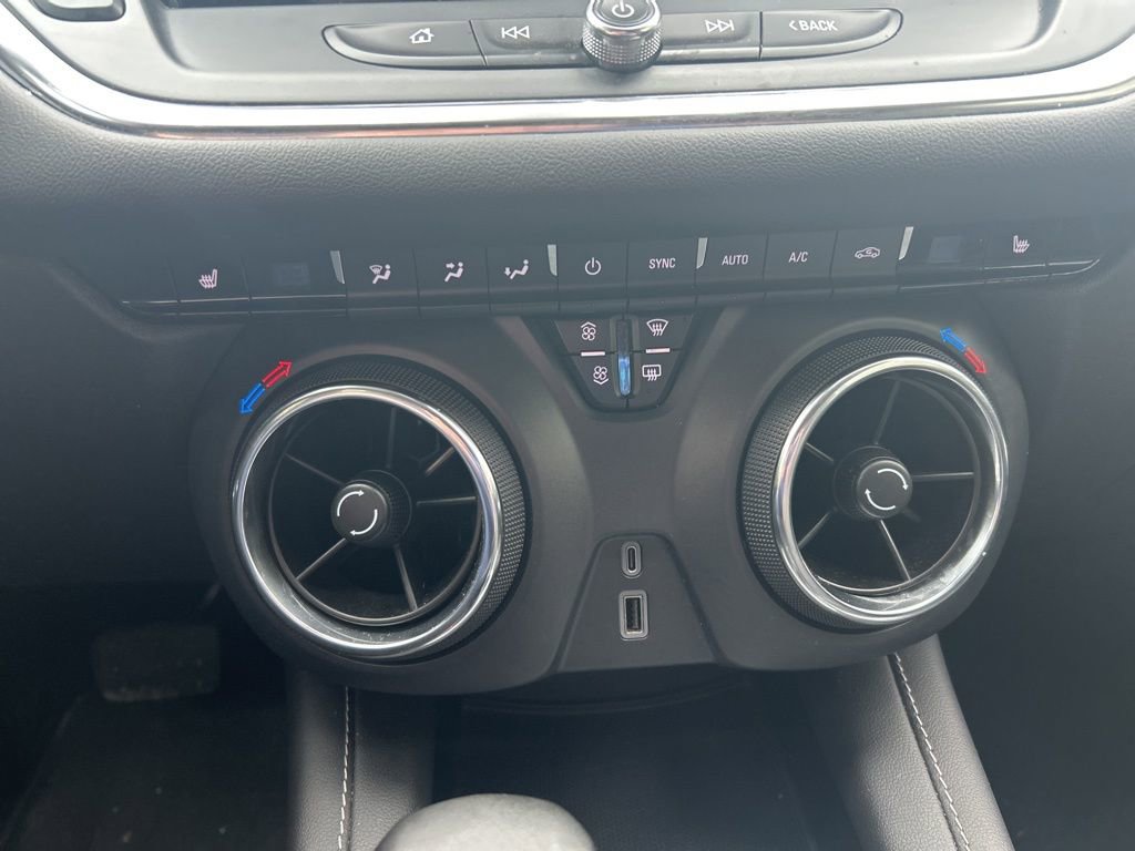 Used 2024 Chevrolet Blazer LT image 17