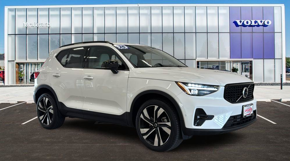 Used 2026 Volvo XC40 B5 Ultra w/ Protection Package Premier AWD/4WD image 1