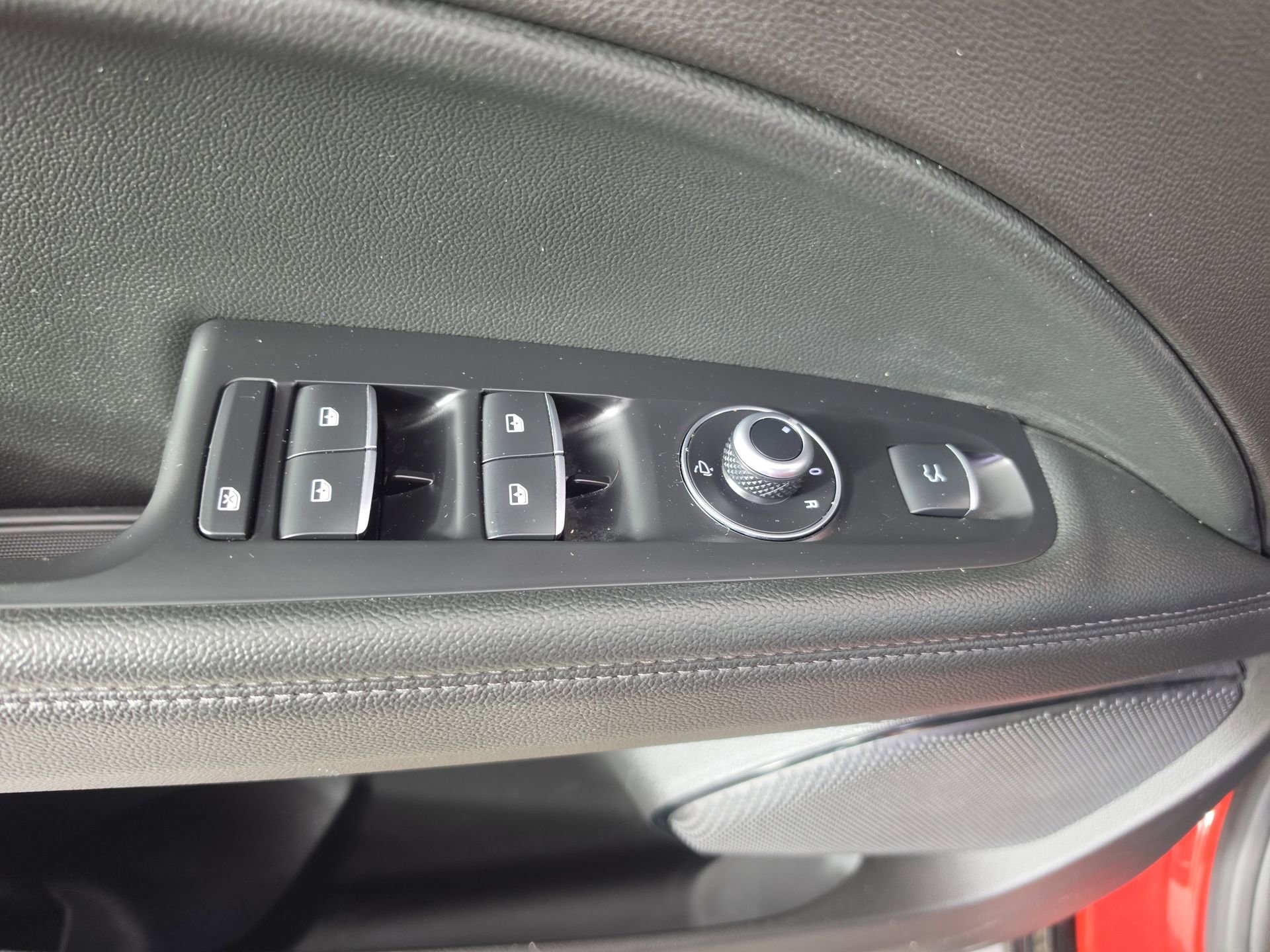 Used 2024 Alfa Romeo Stelvio Veloce AWD/4WD image 19