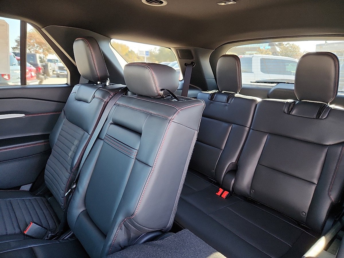 New 2026 Ford Explorer ST-Line w/ Premium Package image 5