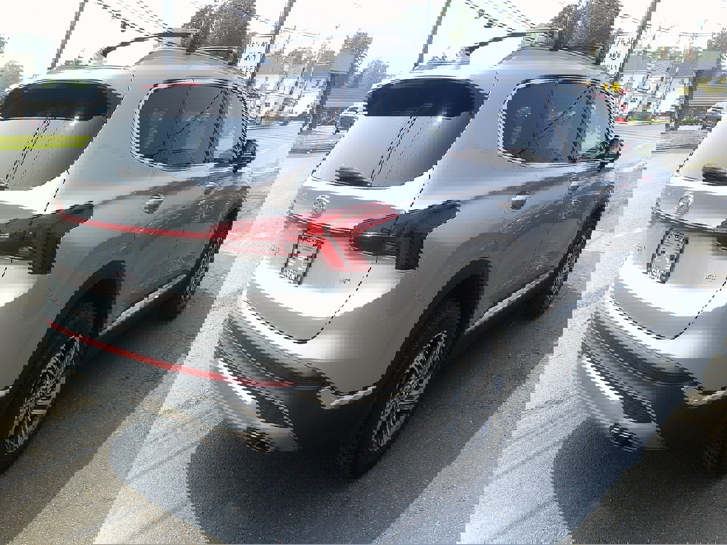 Used 2022 Hyundai Santa Fe SEL w/ Convenience + Premium Package image 5