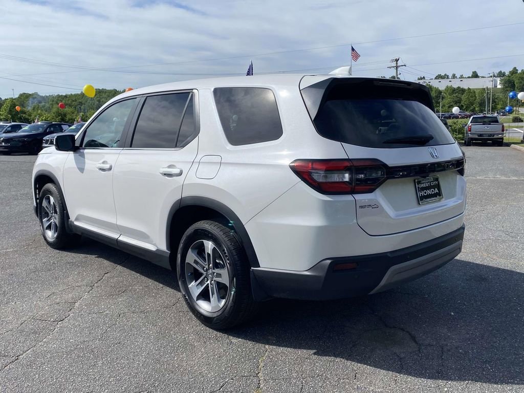 Certified 2025 Honda Pilot EX-L image 3