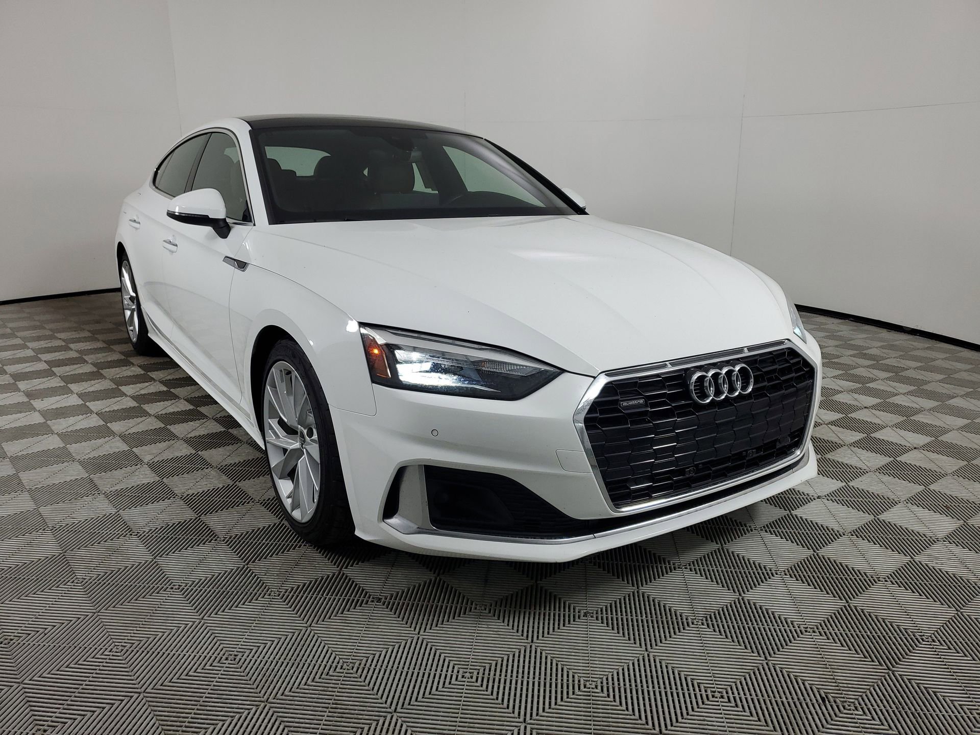 Used 2021 Audi A5 2.0T Premium w/ Convenience Package image 2