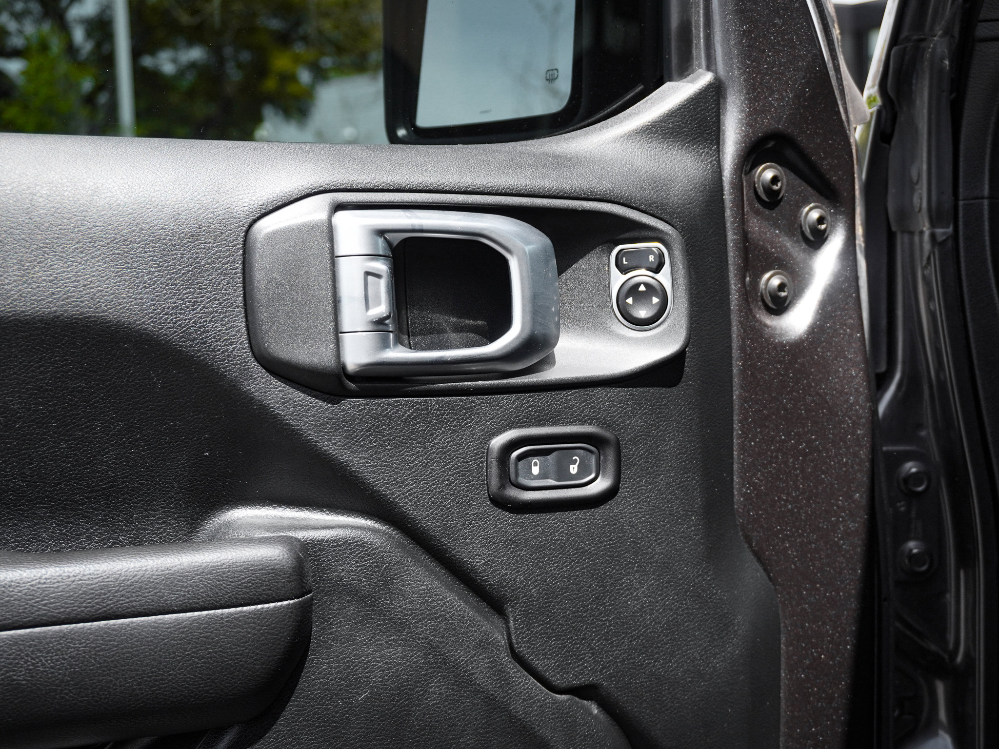 Used 2018 Jeep Wrangler Unlimited Sport S image 16
