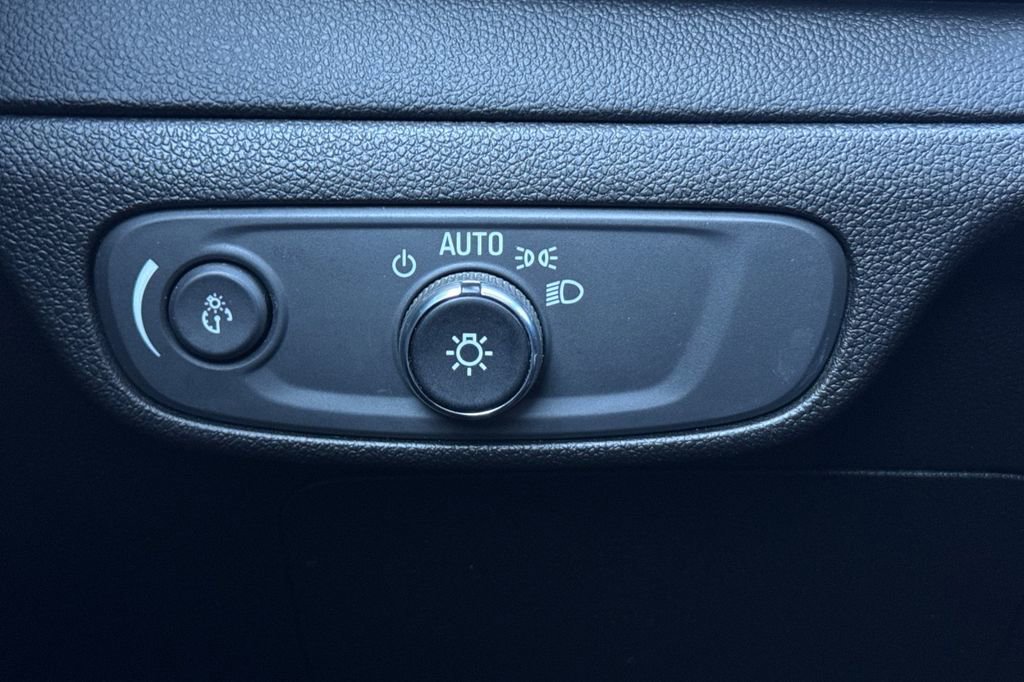 Certified 2023 Chevrolet Bolt EUV LT w/ Convenience Package image 31