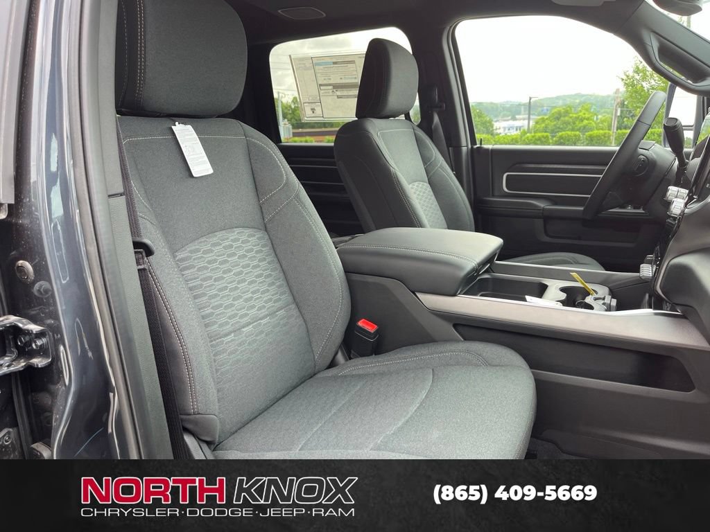 New 2026 RAM 3500 Big Horn AWD/4WD image 26