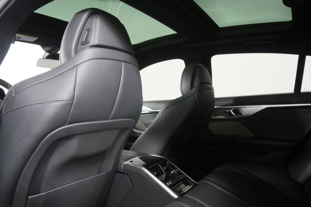 Used 2025 BMW M850i xDrive w/ M Sport Professional Package AWD/4WD image 18