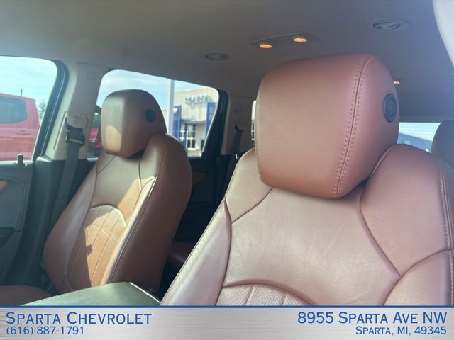 Used 2017 Chevrolet Traverse Premier FWD image 11