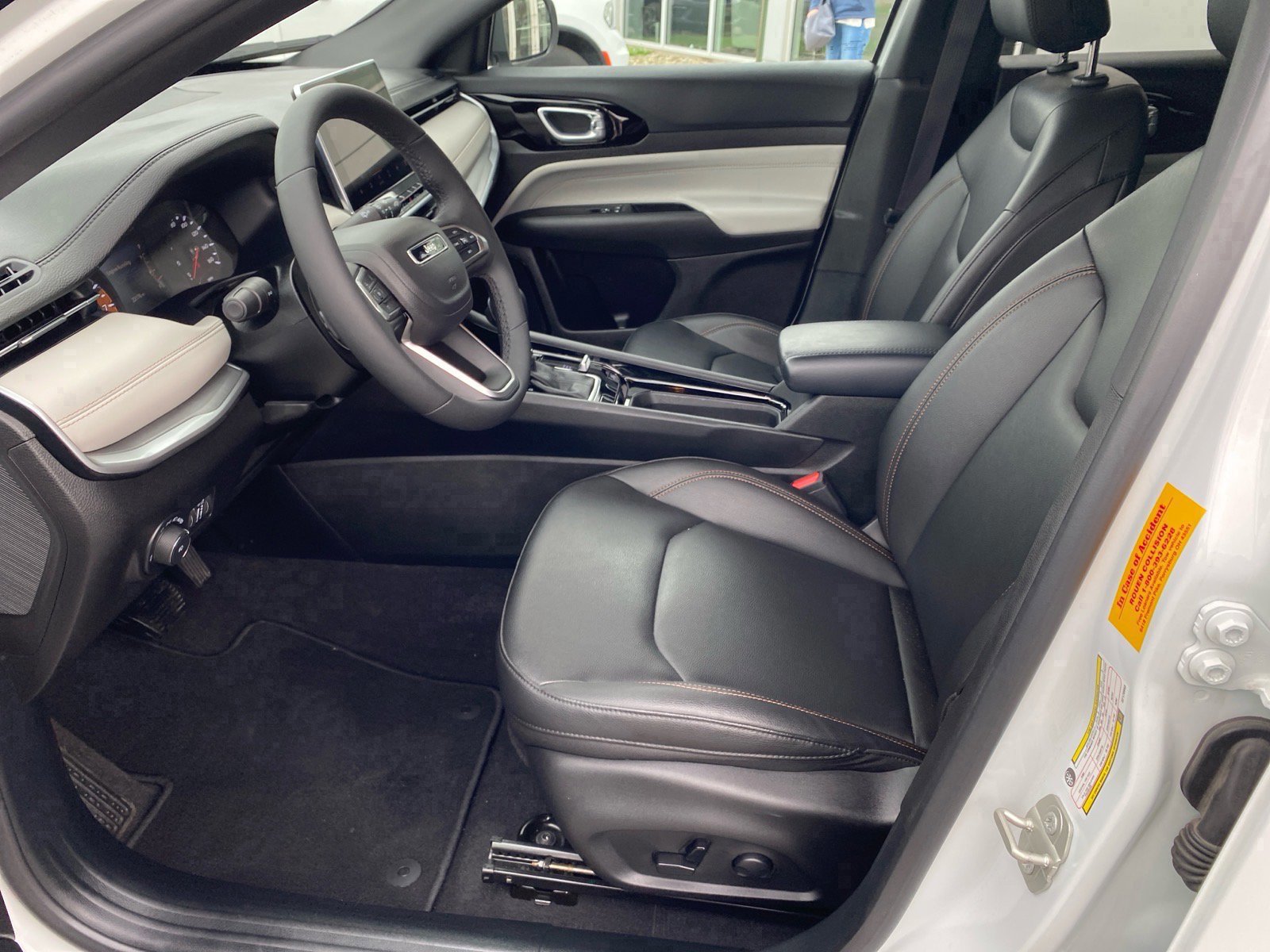 Used 2024 Jeep Compass Limited AWD/4WD image 88