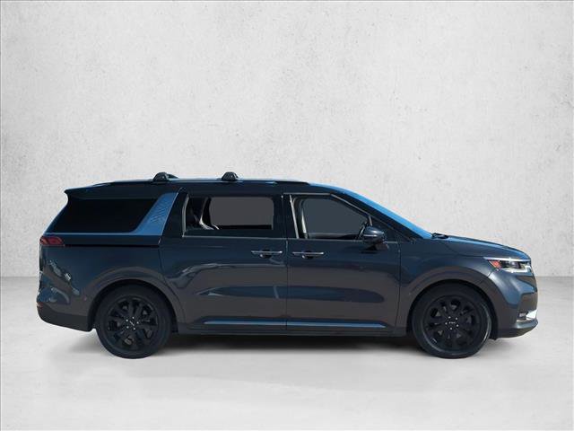 Used 2023 Kia Carnival SX Prestige image 4