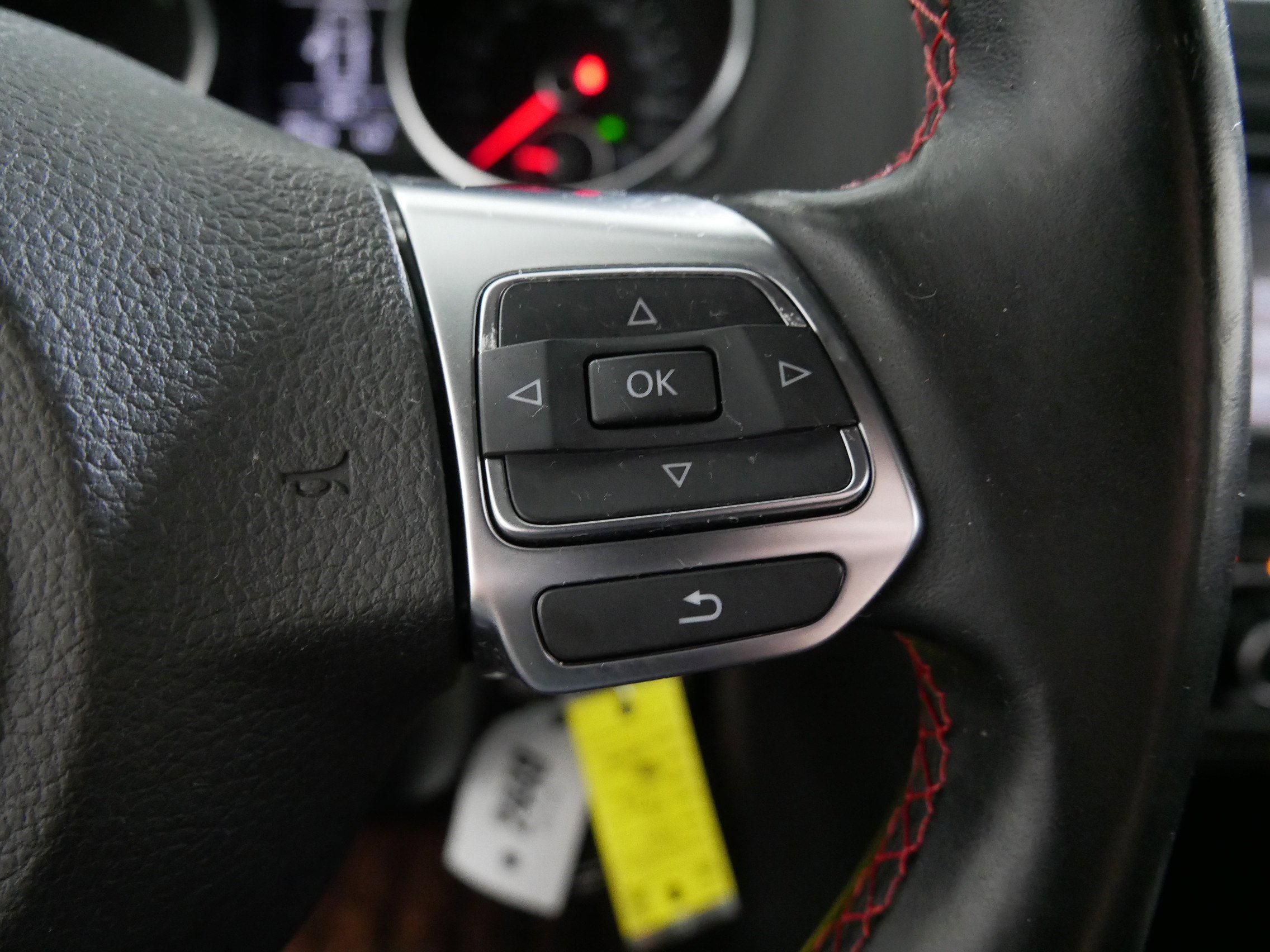 Used 2010 Volkswagen GTI 4-Door image 28