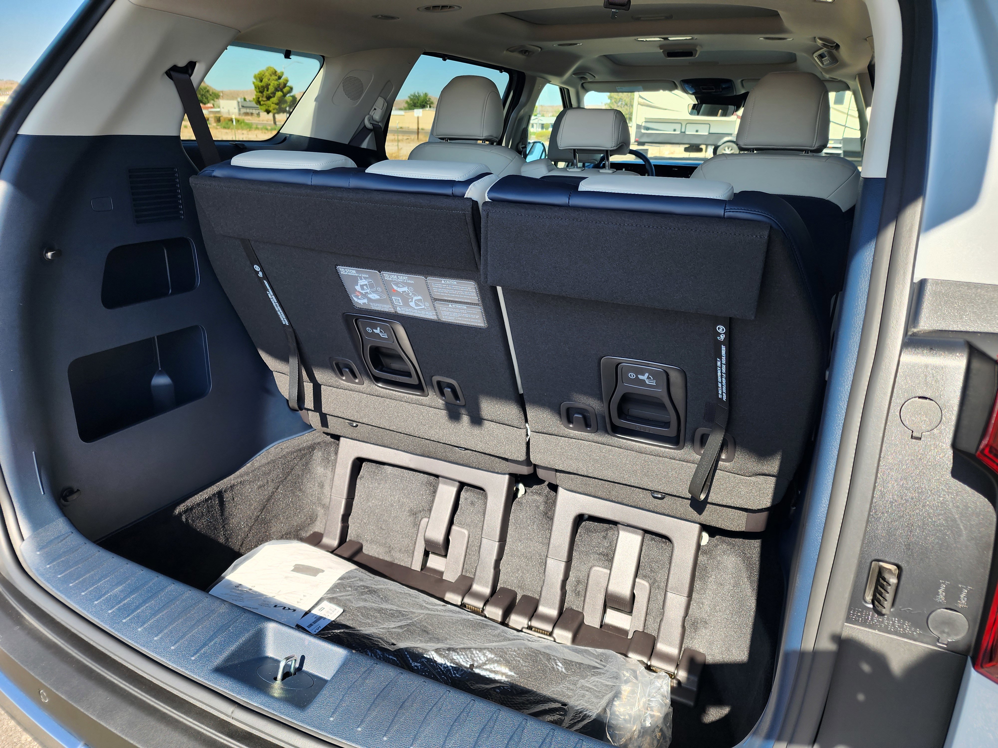 New 2026 Kia Carnival SX image 13