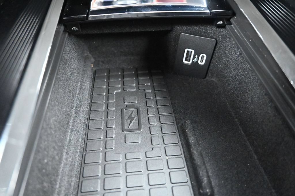 Used 2023 Lincoln Corsair Reserve w/ Equipment Group 201A AWD/4WD image 22